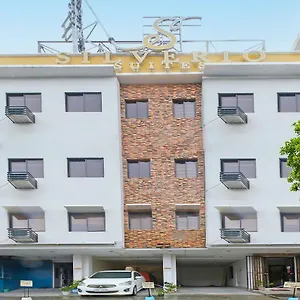 Hotel Oyo 896 Silverio Suites